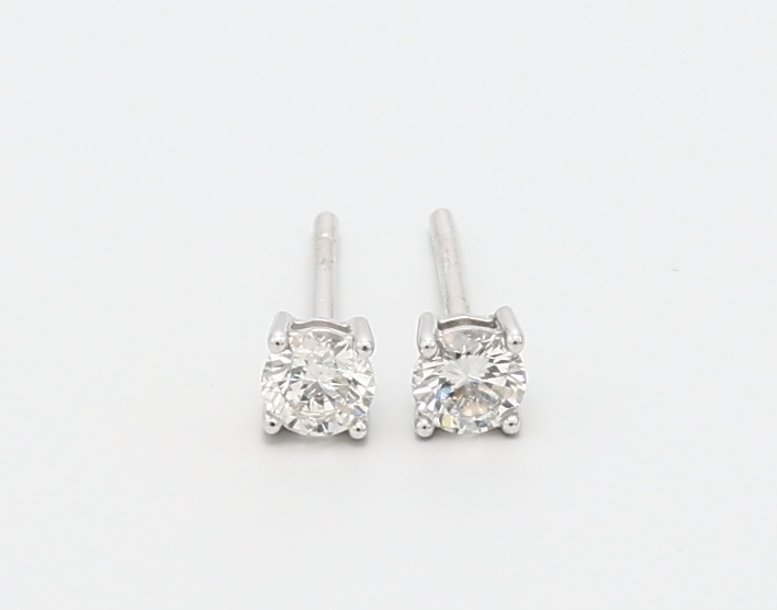 0.30ct Round White Gold Diamond Earrings