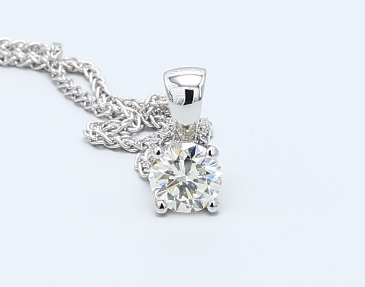 0.41ct Round  White Gold Diamond Pendants