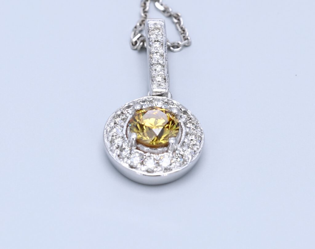0.32ct Round  White Gold Diamond Pendants