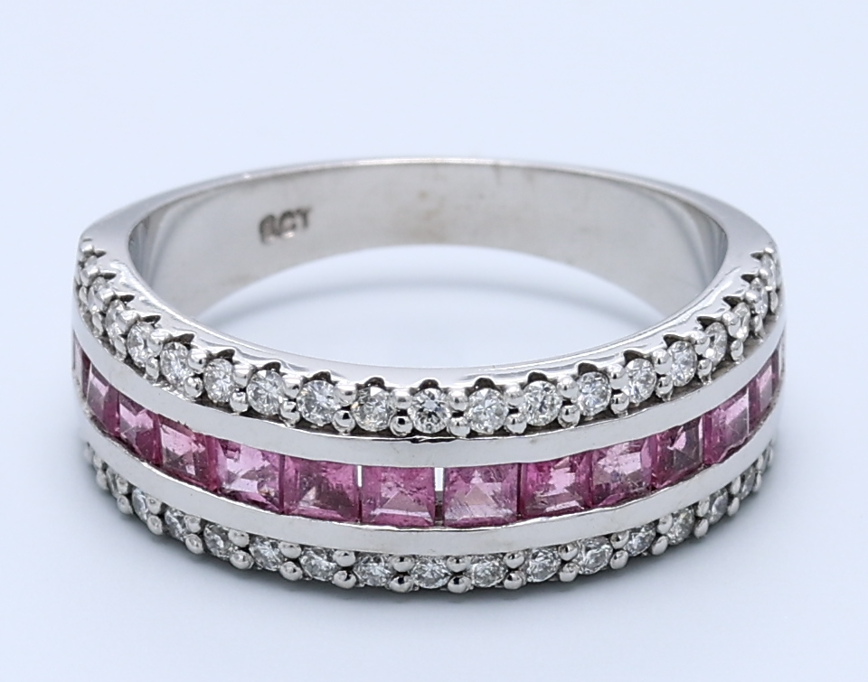 0.31ct Round White Gold Gemstone Rings